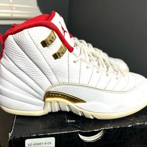 NIKE AIR JORDAN RETRO 12 GS FIBA WHITE/UNIVERSITY RED-GOLD 153265-107 SIZE 6.5Y